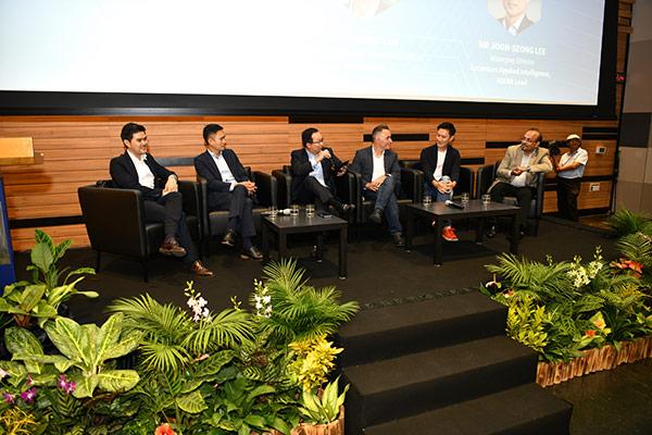 Photo of a Symposium session