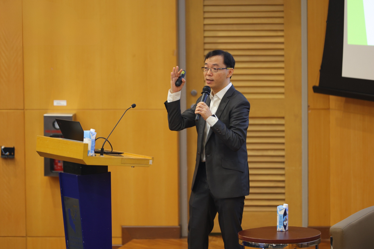 Prof zhang at the conference